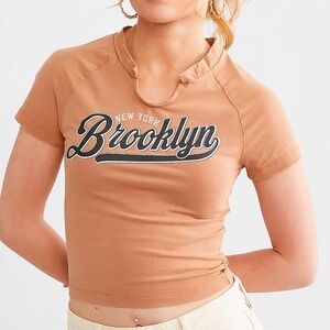 BUCKLE womens Brooklyn Notch Neck Baby T-Shirt